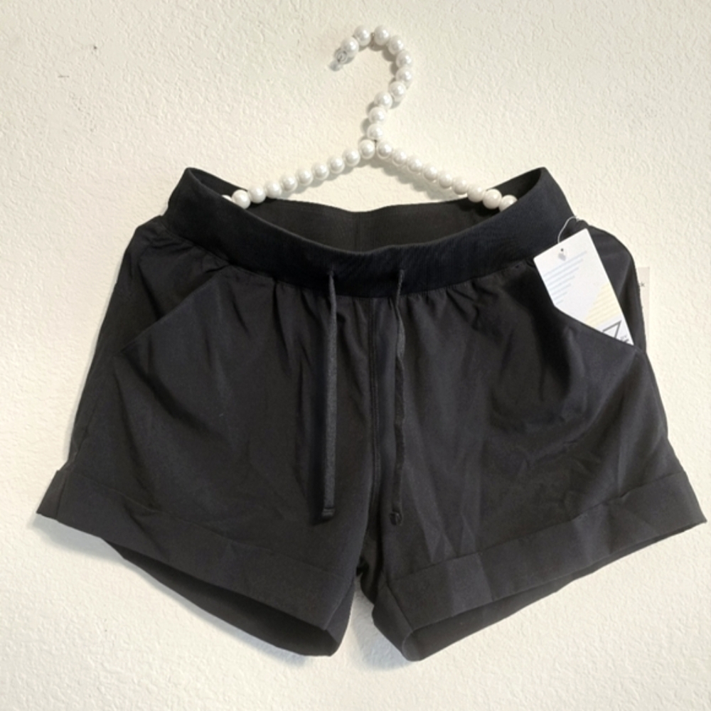 NWT Zella Women's Black Shorts Size Small